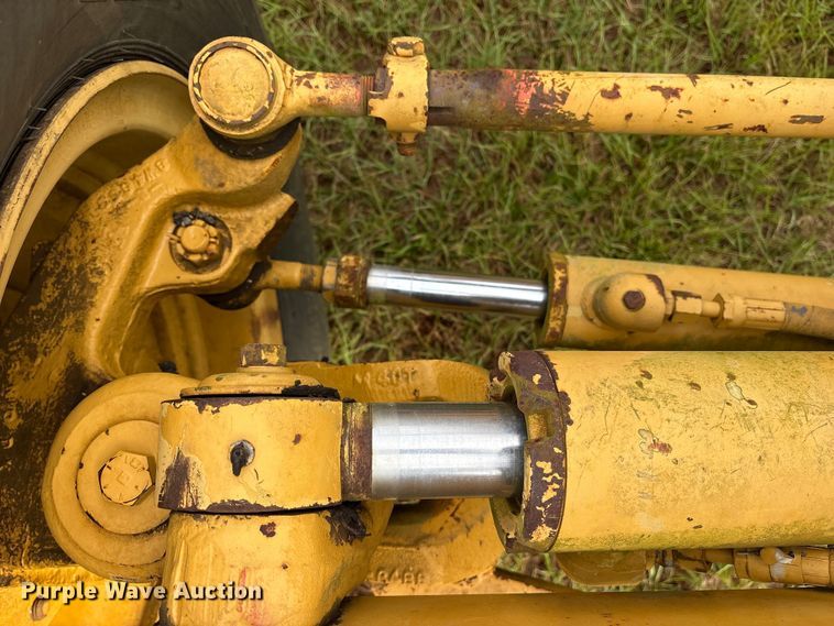 image for item ET7188 1997 Caterpillar 12H motor grader