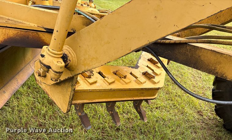 image for item ET7188 1997 Caterpillar 12H motor grader