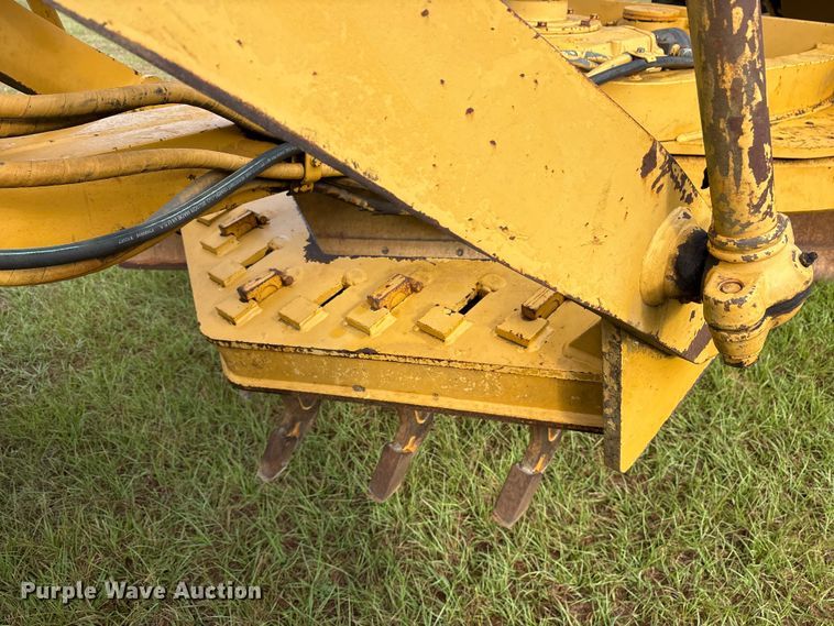 image for item ET7188 1997 Caterpillar 12H motor grader