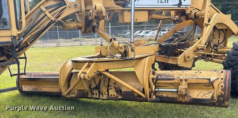 image for item ET7188 1997 Caterpillar 12H motor grader