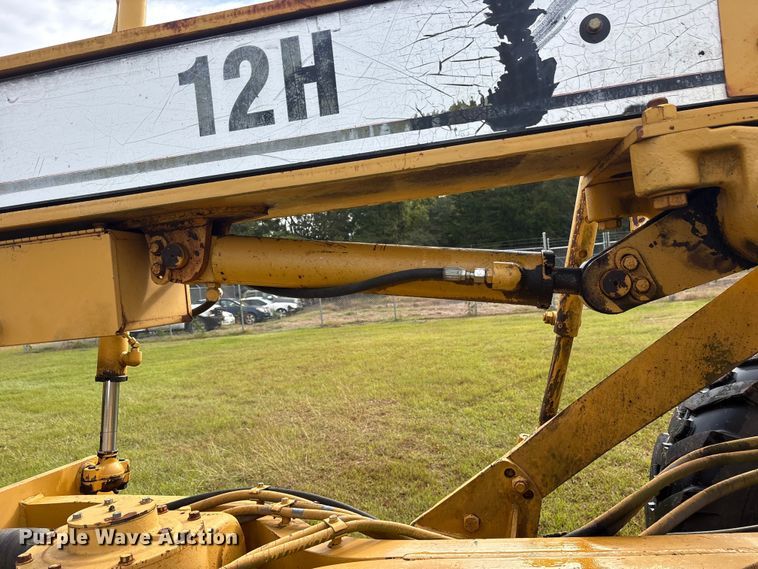 image for item ET7188 1997 Caterpillar 12H motor grader
