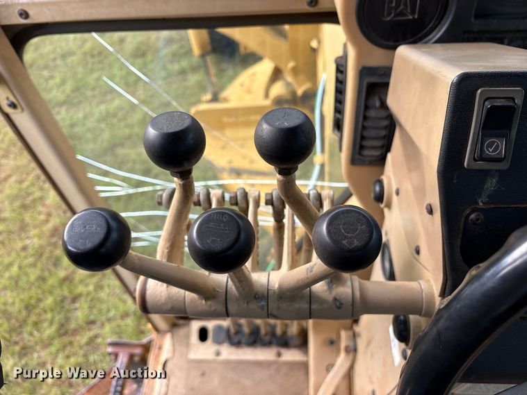 image for item ET7188 1997 Caterpillar 12H motor grader