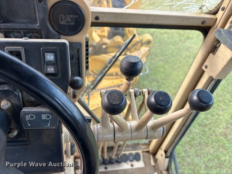image for item ET7188 1997 Caterpillar 12H motor grader
