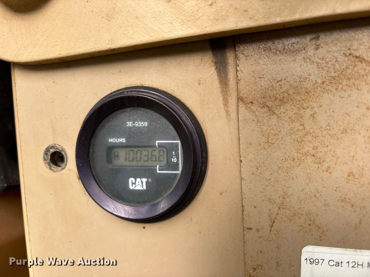 image for item ET7188 1997 Caterpillar 12H motor grader