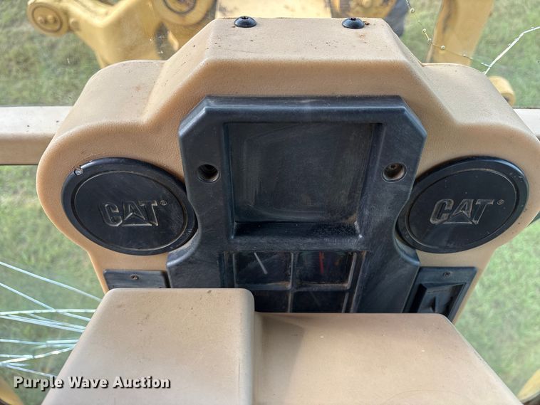 image for item ET7188 1997 Caterpillar 12H motor grader