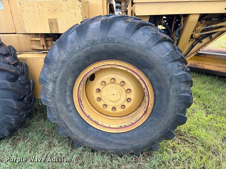 image for item ET7188 1997 Caterpillar 12H motor grader