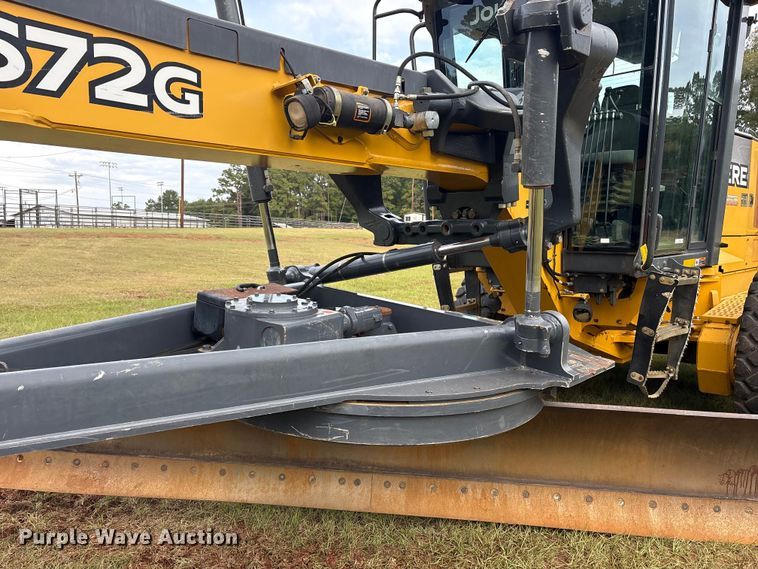 image for item ET7189 2010 John Deere 672G motor grader