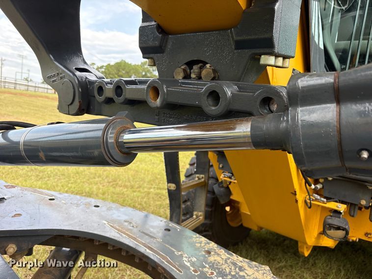 image for item ET7189 2010 John Deere 672G motor grader