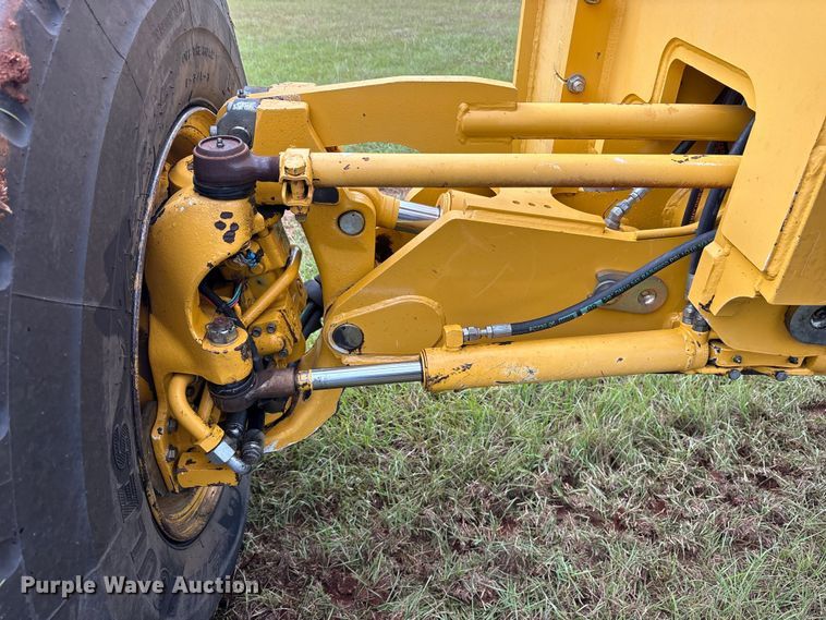 image for item ET7189 2010 John Deere 672G motor grader