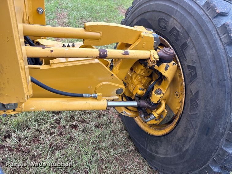 image for item ET7189 2010 John Deere 672G motor grader