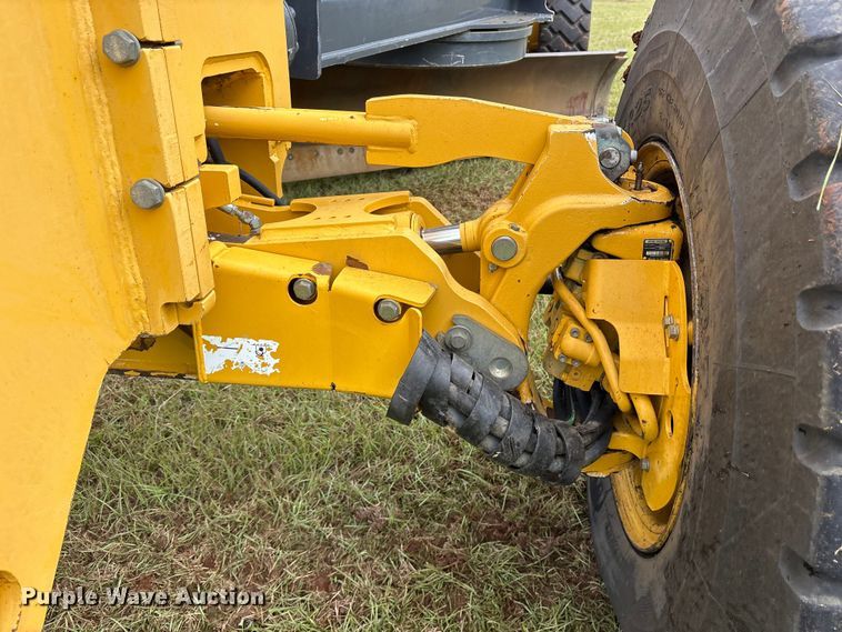 image for item ET7189 2010 John Deere 672G motor grader