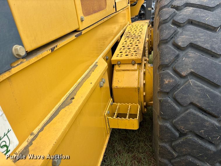 image for item ET7189 2010 John Deere 672G motor grader