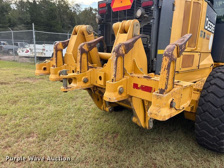 image for item ET7189 2010 John Deere 672G motor grader