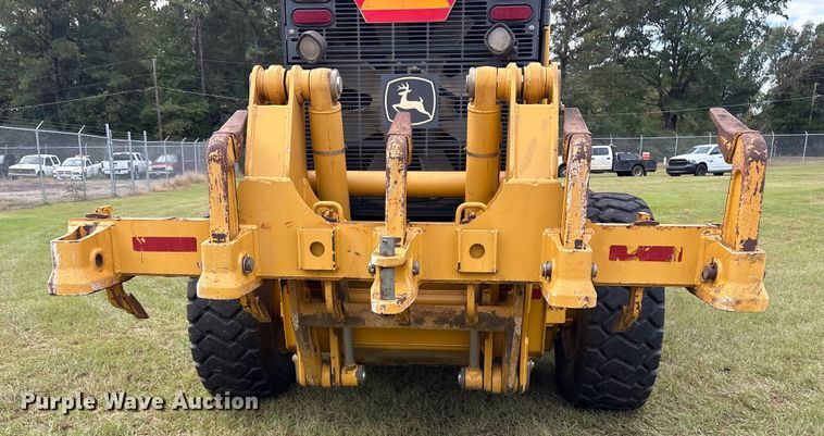 image for item ET7189 2010 John Deere 672G motor grader