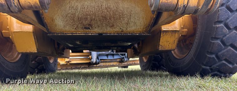 image for item ET7189 2010 John Deere 672G motor grader