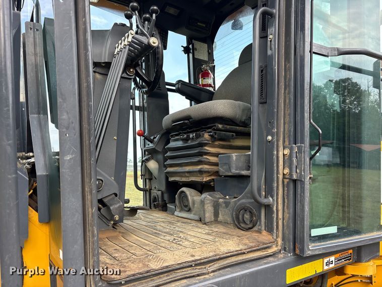 image for item ET7189 2010 John Deere 672G motor grader