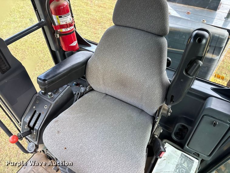 image for item ET7189 2010 John Deere 672G motor grader