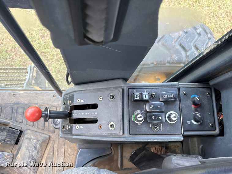 image for item ET7189 2010 John Deere 672G motor grader