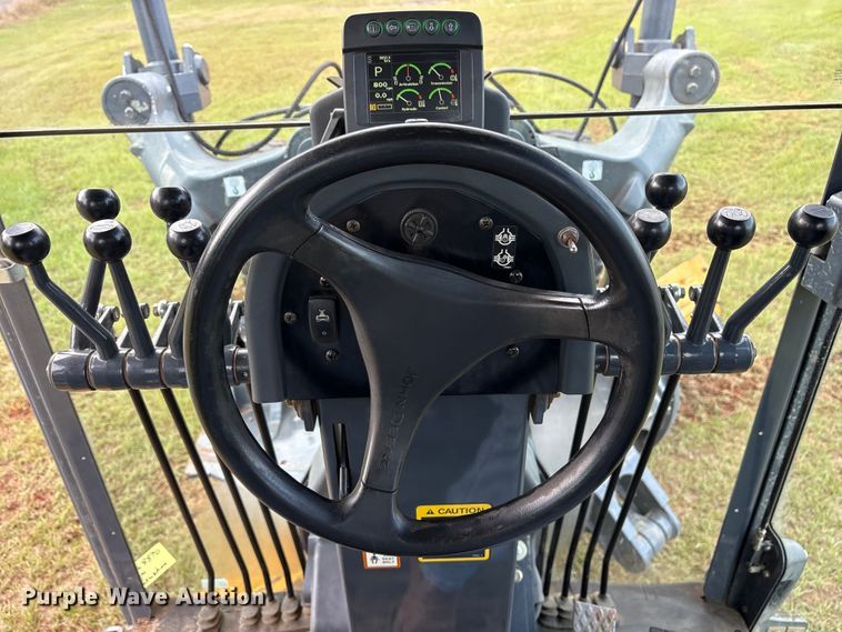 image for item ET7189 2010 John Deere 672G motor grader