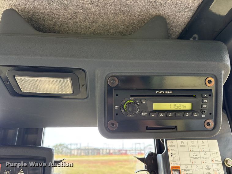 image for item ET7189 2010 John Deere 672G motor grader