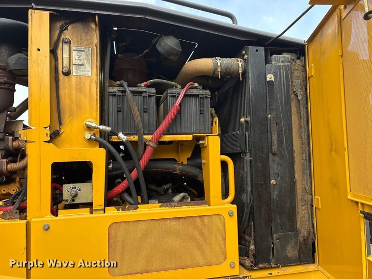 image for item ET7189 2010 John Deere 672G motor grader