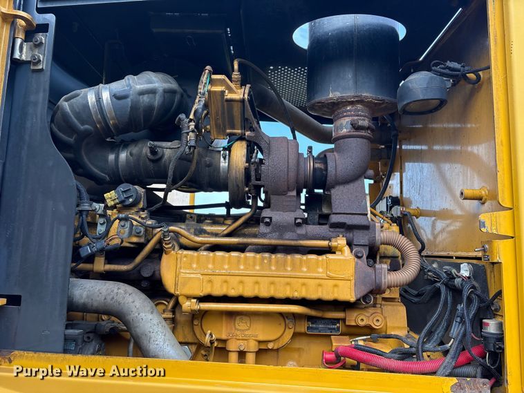 image for item ET7189 2010 John Deere 672G motor grader