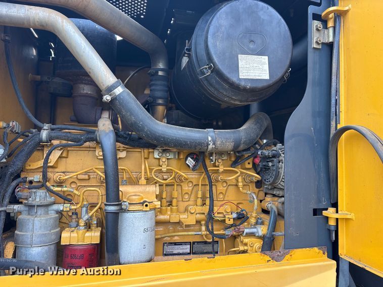 image for item ET7189 2010 John Deere 672G motor grader