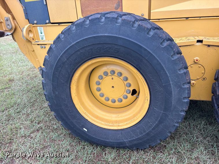 image for item ET7189 2010 John Deere 672G motor grader