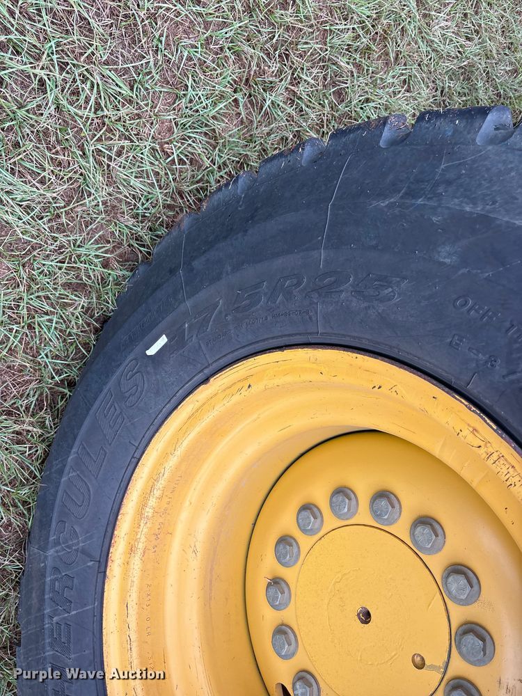 image for item ET7189 2010 John Deere 672G motor grader