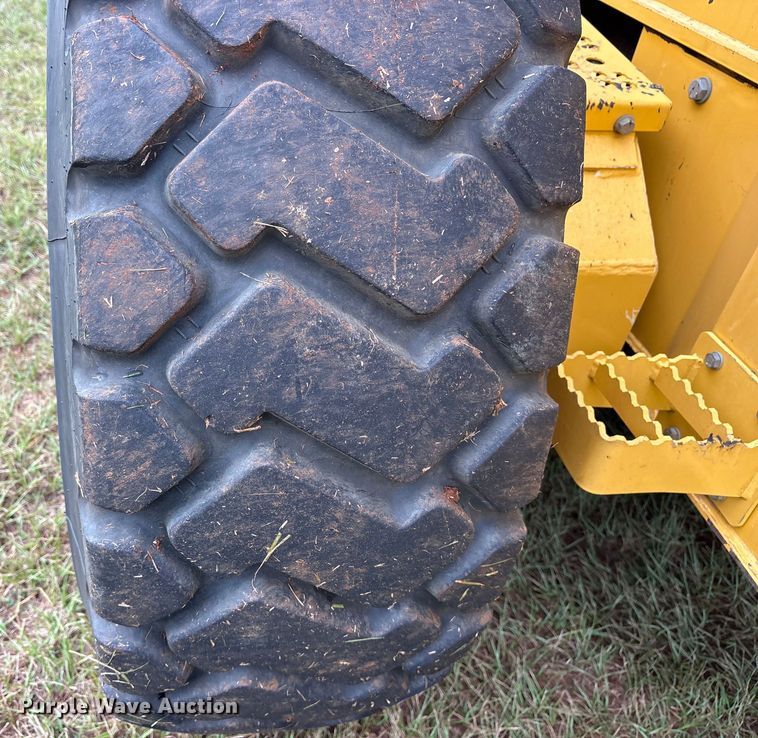 image for item ET7189 2010 John Deere 672G motor grader