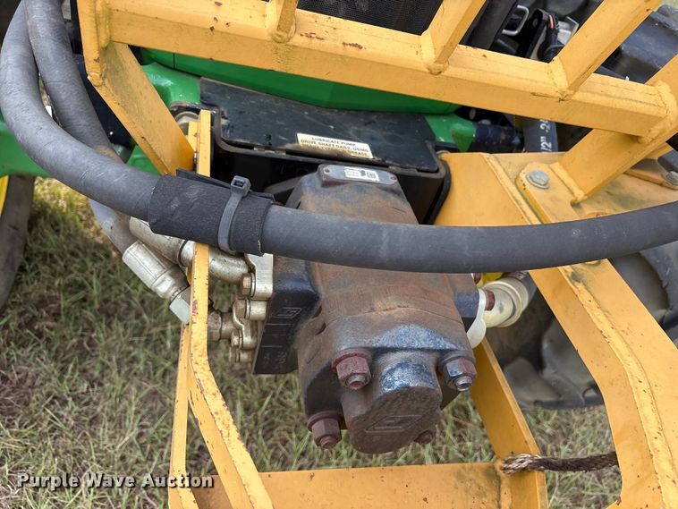 image for item ET7190 2017 John Deere 6105E MFWD tractor