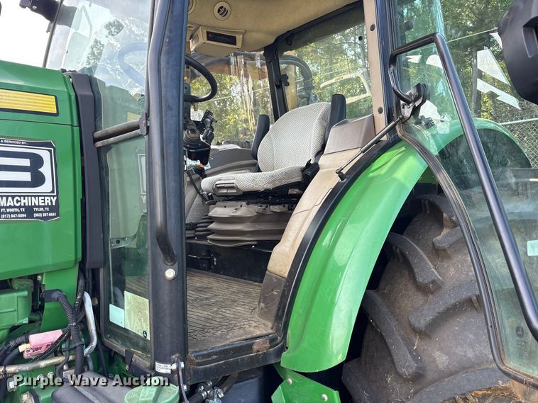 image for item ET7190 2017 John Deere 6105E MFWD tractor