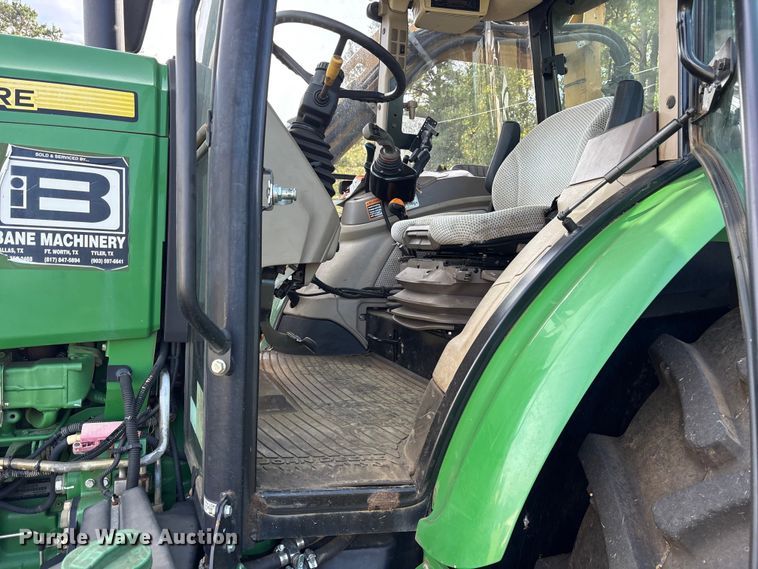 image for item ET7190 2017 John Deere 6105E MFWD tractor