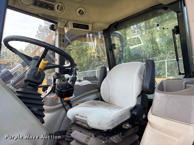 image for item ET7190 2017 John Deere 6105E MFWD tractor