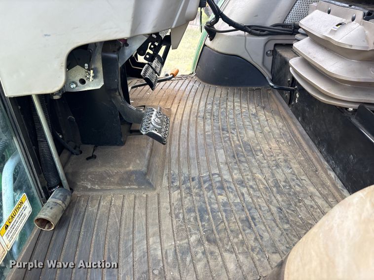 image for item ET7190 2017 John Deere 6105E MFWD tractor