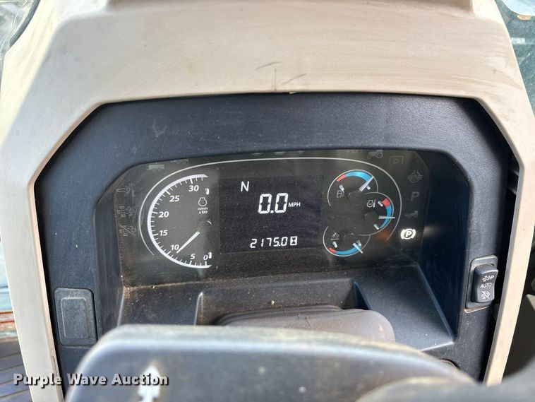 image for item ET7190 2017 John Deere 6105E MFWD tractor