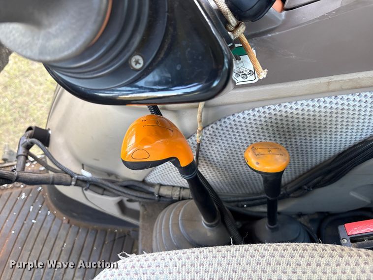 image for item ET7190 2017 John Deere 6105E MFWD tractor