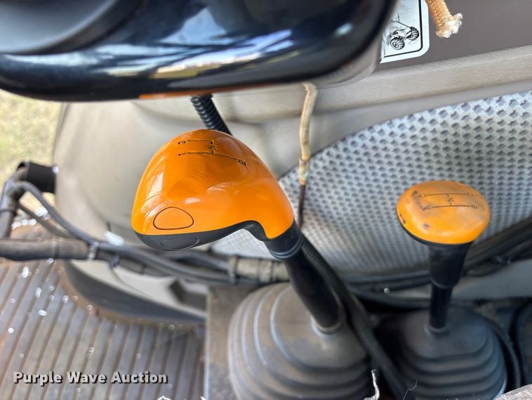 image for item ET7190 2017 John Deere 6105E MFWD tractor