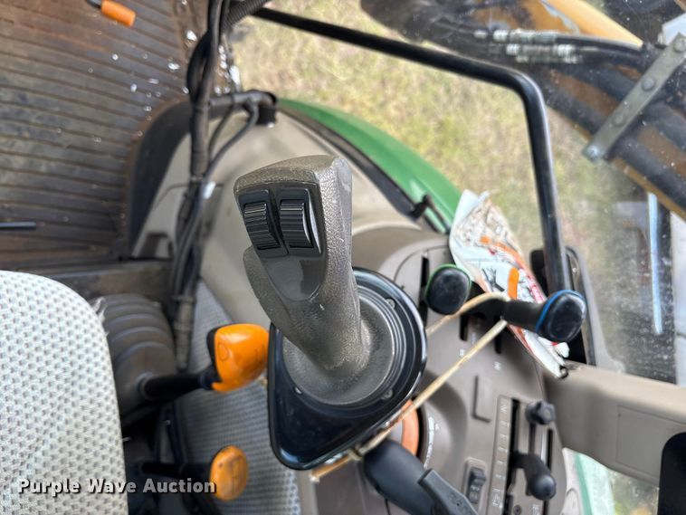 image for item ET7190 2017 John Deere 6105E MFWD tractor
