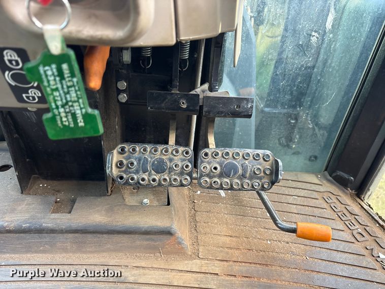 image for item ET7190 2017 John Deere 6105E MFWD tractor