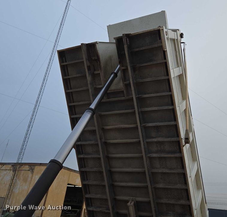 image for item EU3866 2009 Mack Granite dump truck