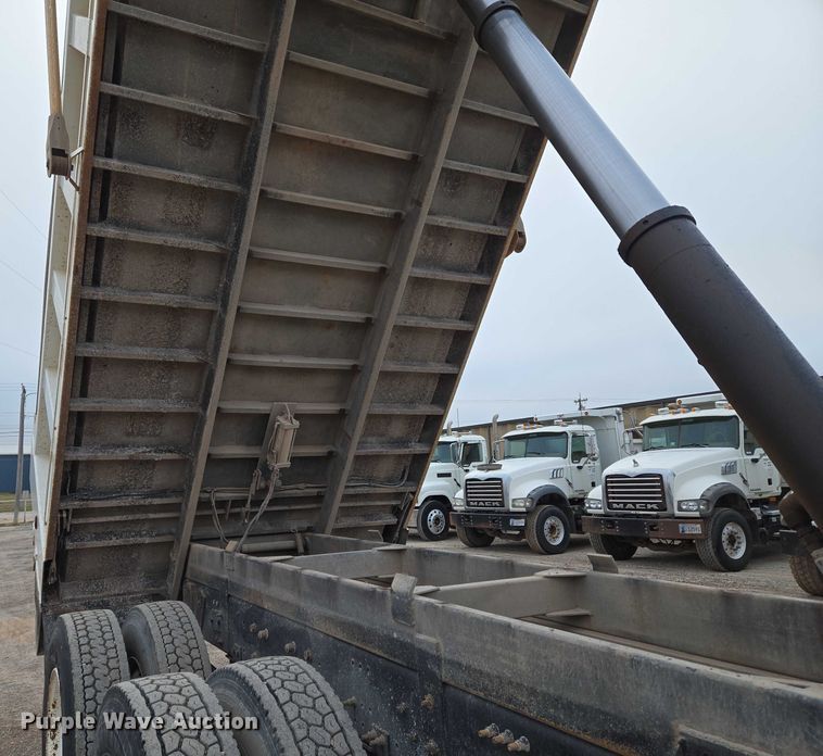 image for item EU3866 2009 Mack Granite dump truck