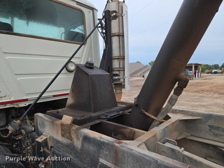 image for item EU3866 2009 Mack Granite dump truck