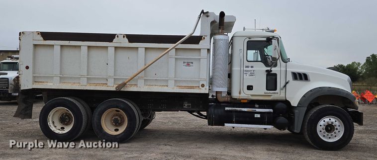 image for item EU3866 2009 Mack Granite dump truck