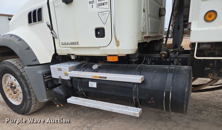 image for item EU3866 2009 Mack Granite dump truck