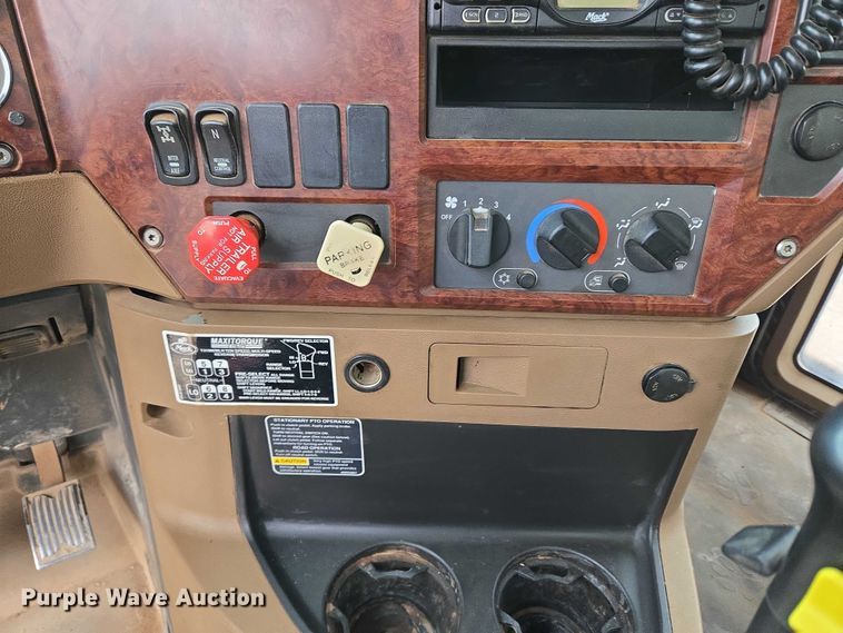 image for item EU3866 2009 Mack Granite dump truck