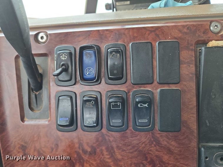 image for item EU3866 2009 Mack Granite dump truck