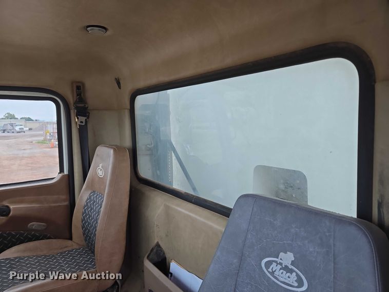 image for item EU3866 2009 Mack Granite dump truck