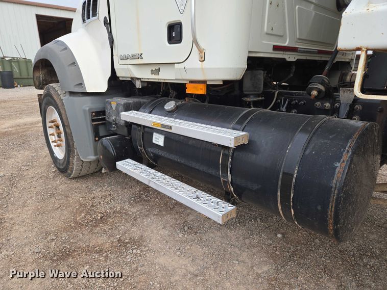 image for item EU3867 2009 Mack Granite dump truck