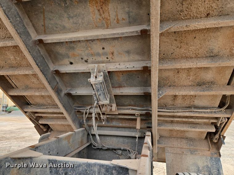 image for item EU3868 2009 Mack Granite dump truck